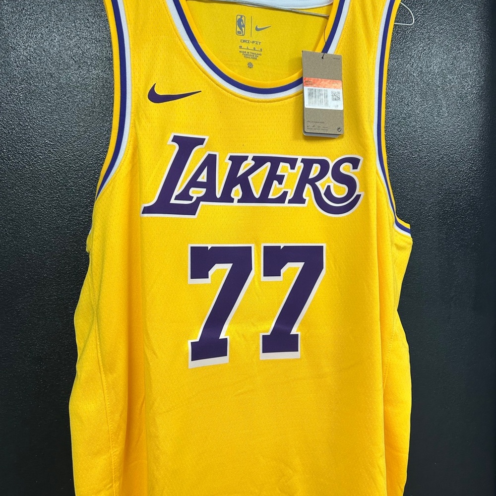 Nike LA Lakers Luka Doncic jersey - Picture 6 of 9